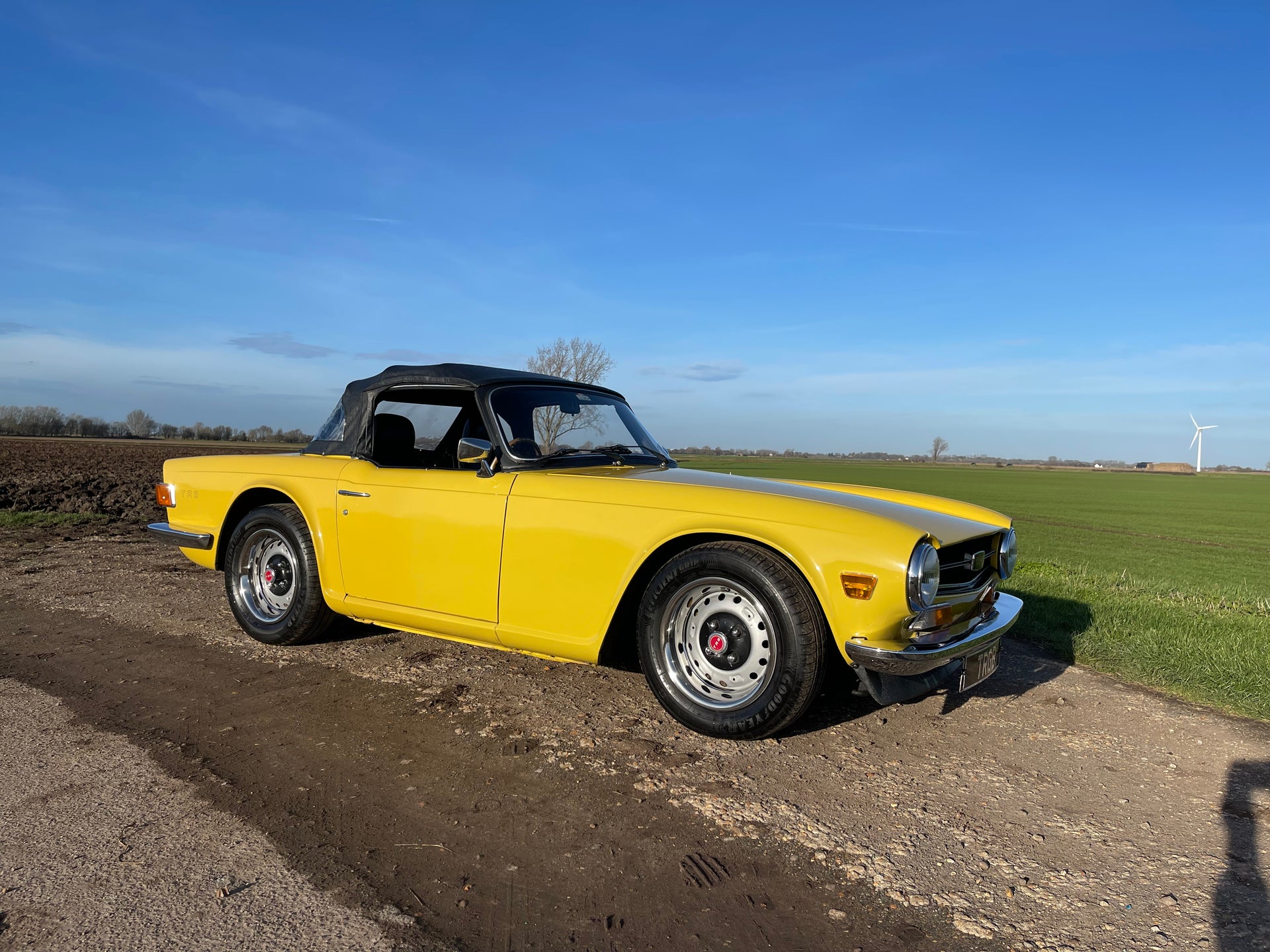 1969 TRIUMPH TR6 EFI WITH OVERDRIVE