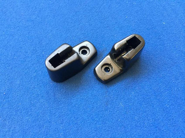 TR5/6 POLYURETHANE SUN VISOR CLIPS
