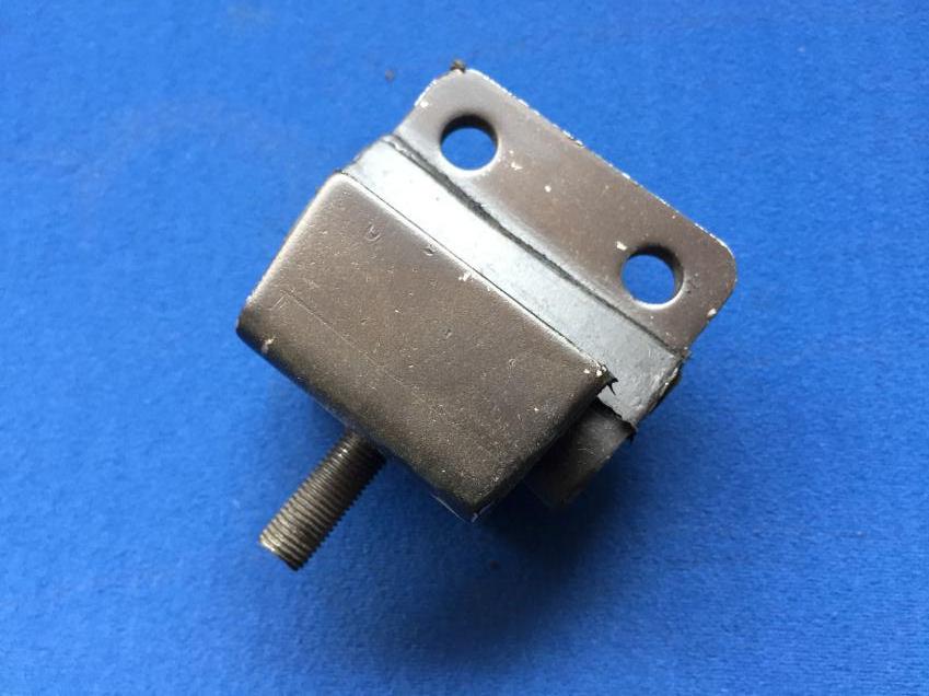 LATE HERALD AND SPITFIRE ENGINE MOUNT. – TRGB