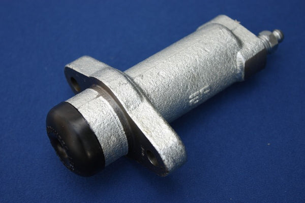 TR5/6 CLUTCH SLAVE CYLINDER